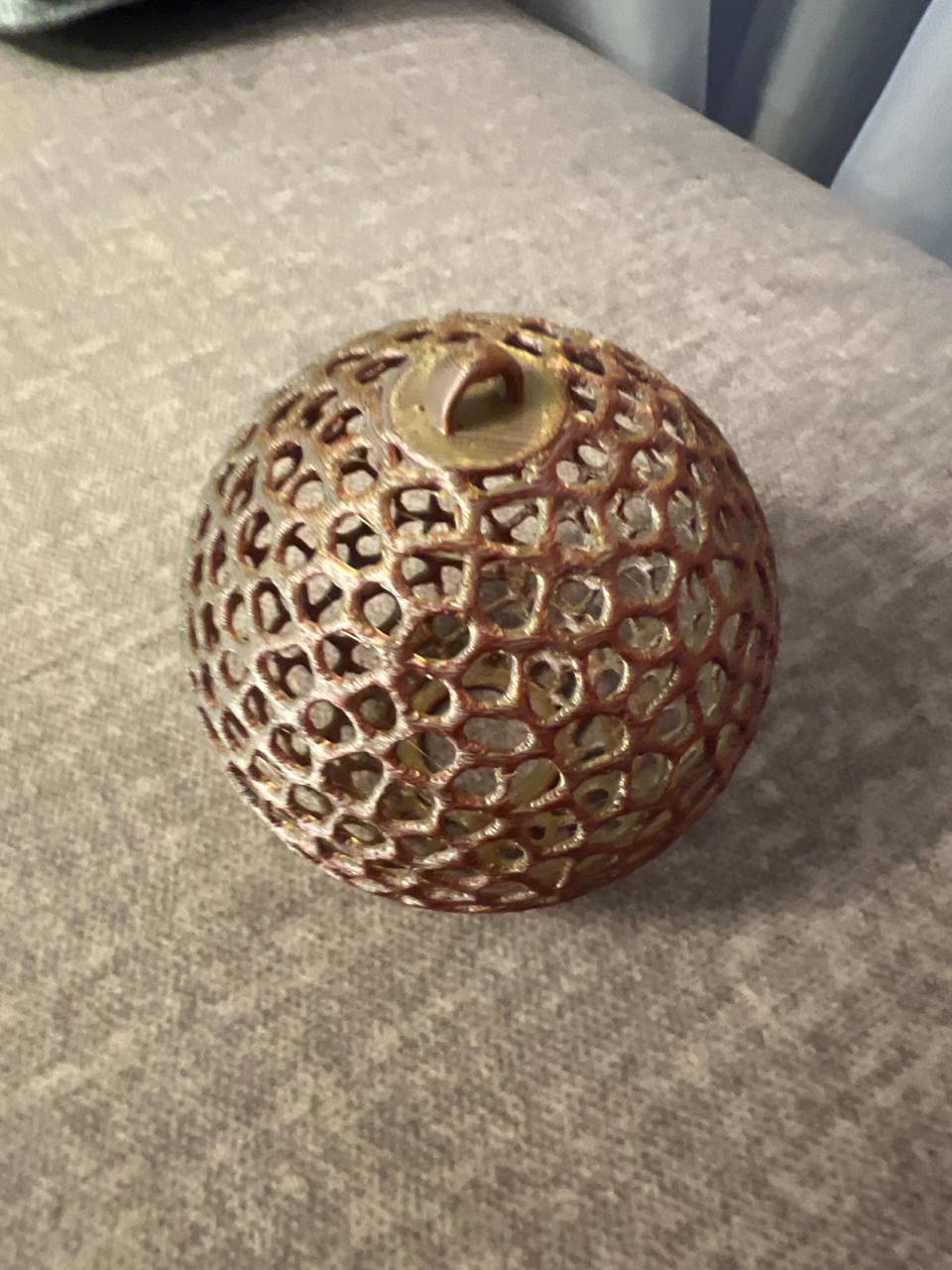 НГ Шарик в дырочку 3D 80 мм 1